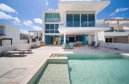 Miramar House | Beachfront Upscale House in Telchac