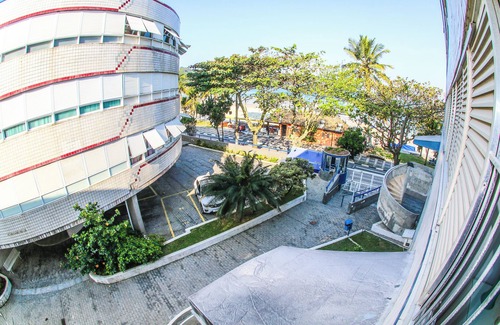Tombo Apartment | Beachfront + View - 2 Bedrooms + Air Cond, 2 Bathrooms, Living Room, Kitchen, 1 Garage, Wi-Fi and Bed Linen