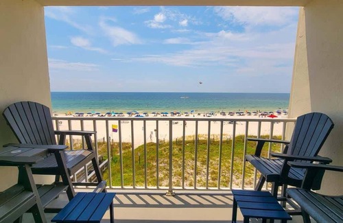 Gulf Shores Condo | Beachfront Views|2 bedroom|Gulf Shores|Sleeps 6!