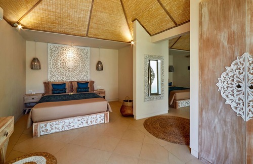 Sukawati Villa | Beachfront Villa 4 Bedroom with Private Pool Sunrise