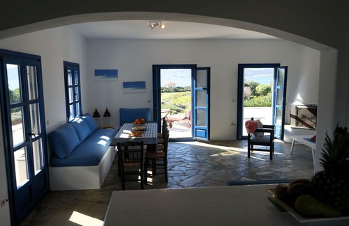 Paros Villa | Beachfront Villa close to Kite Surf with BBQ, Garden and Seaview