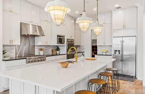 Kingsland House | Beachfront Villa | Concierge Services