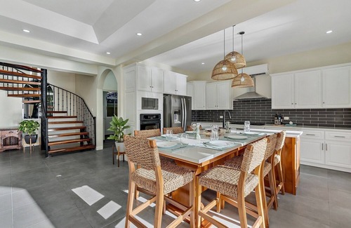 Potrero House | Beachfront Villa Just Steps To The Water