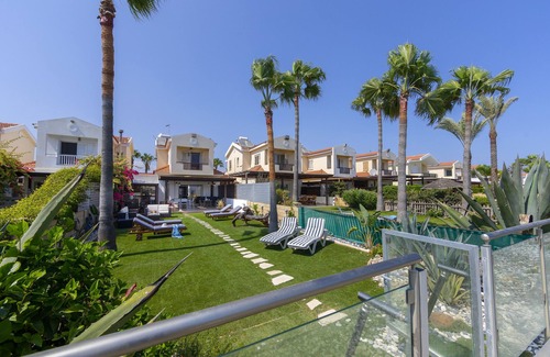 Meneou Villa | Beachfront Villa Meneou 3