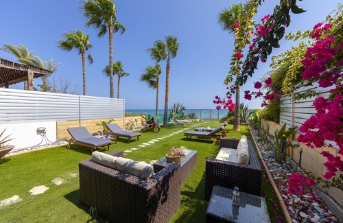 Meneou Villa | Beachfront Villa Meneou 3
