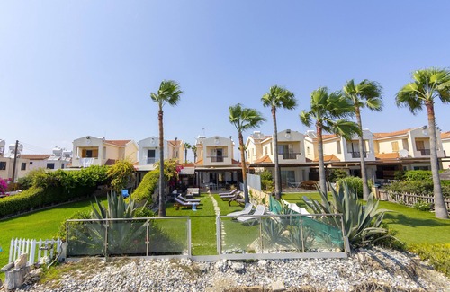 Meneou Villa | Beachfront Villa Meneou 3