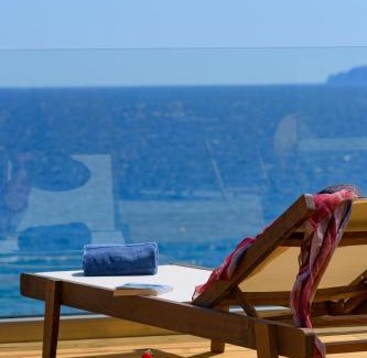 Ammoudara Villa | Beachfront Villa Phi φ