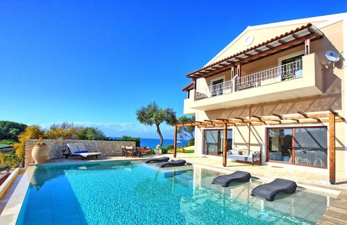 Agios Spyridon Corfu Villa | Beachfront Villa SeaWave - Seaside Villa Rental in San Spyridon, Corfu Island, Greece