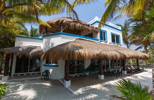 Soliman Bay Villa | Beachfront Villa with pool & waterfall: Gorgeous sandy beach