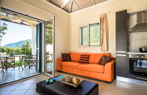 Evgiros Villa | Beachfront Villa Zoe (2-3people)