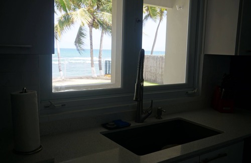 Guardarraya House | Beachfront with Pool - Tropical Oasis Directly on the Beach