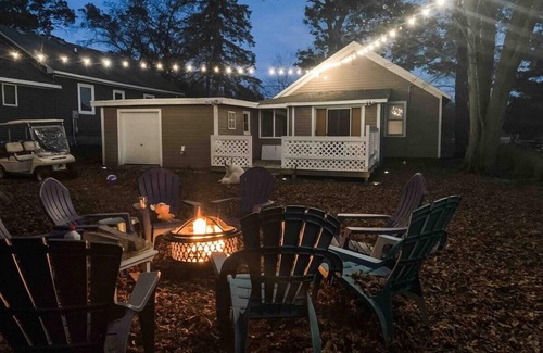 Grand Beach Cottage | Beachglass Cottage - Family Friendly Kids and Pets