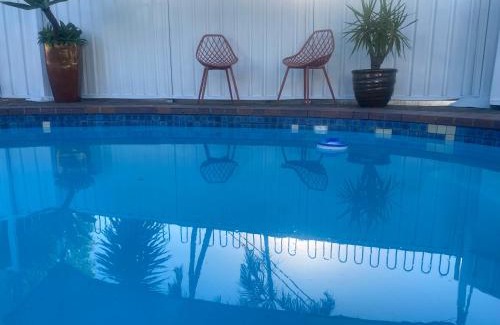 Beachmere Hotel | Beachmere Palms Motel