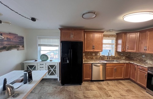 Oak Harbor House | "BEACHNUTS" -SPECTACULAR HOME ON LAKE ERIE ! n5 Beds 4 Full Baths Lots of Space
