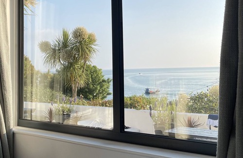 Lelant House | Beachpad's Beach Bungalow on *Best Beach 2024 The Times + hot tub parking wifi