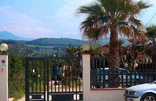 Campofelice di Roccella Villa | BEACHSIDE & SEAFRONT villa at ONLY 20 meters FROM the BEACH - 2 bathrooms - 7 persons + airconditioning