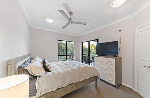 Townsville Apartment | Beachside 2 bed 2 bath unit