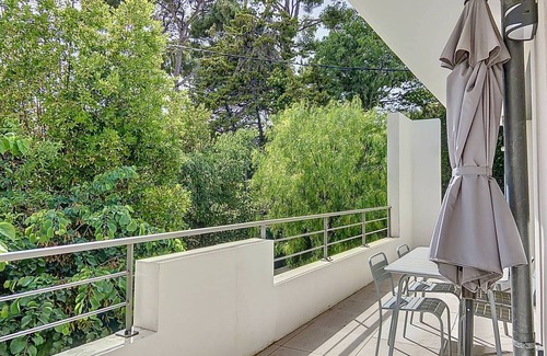 Les Lecques Apartment | Beachside Apartment with Terrace, Pool, and AC