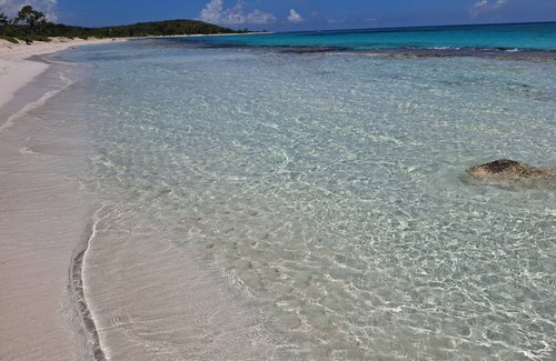Silver Sands Apartment | Beachside calm: Footsteps to the sand and sea