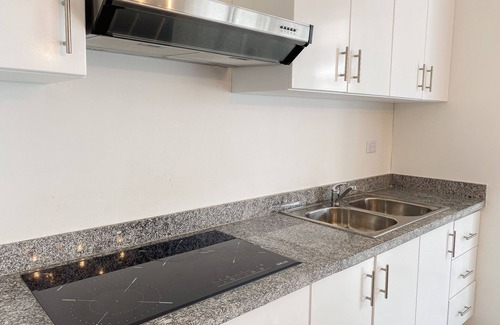 Los Melones Apartment | Beachside Elegance: Stylish, Central