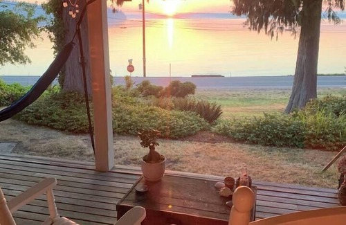 South Colby House | Beachside Escape w/Kayaks | Access to Seattle
