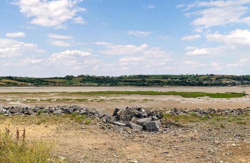 Llanybri House | Beachside