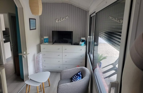 Quartier du Casino House | Beachside House with Garden, Parking, & Close to La Rochelle – Sleeps 6