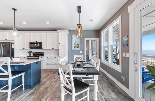 East End House | BEACHSIDE NEW BUILD 4BR 4 1/2 bath St. George Island w/pool