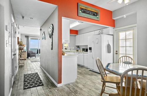 Palm Coast Apartment | Beachside Penthouse with Ocean Views