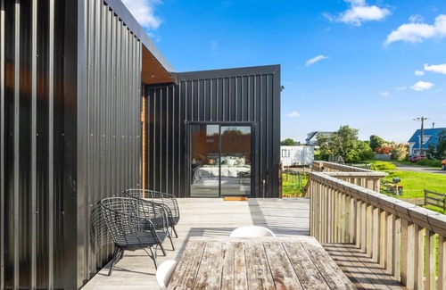 Otaki Beach House | Beachside Sanctuary - Otaki Beach Holiday Home
