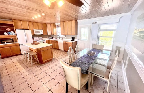 Big Torch Key House | Beachside @ Torchview Waterfront Retreat