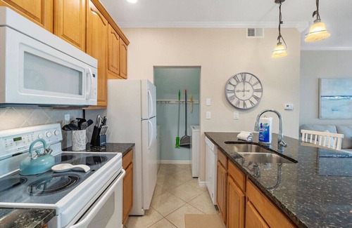Seminole Condo | Beachway One Bedroom Paradise: Your Tranquil