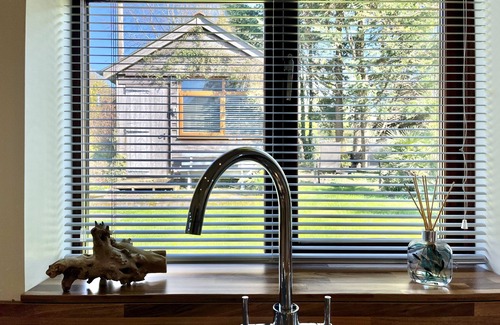 Clayton Cottage | Beacon Cottage by inspirestays.com - a cottage that sleeps 2 guests in 1 bedroom