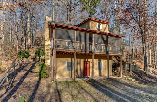 Lynn Cabin | Bear Creek Cabin | Private Mountain Cabin Outside Tryon