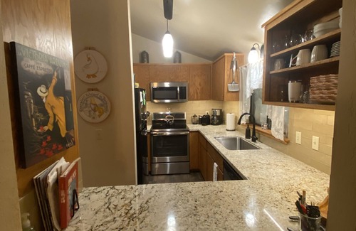 Alpine Meadows Cabin | Bear Creek cozy ski/hike retreat in Alpine Meadows.