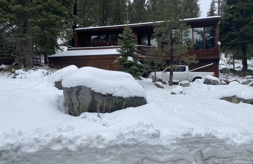 Alpine Meadows Cabin | Bear Creek cozy ski/hike retreat in Alpine Meadows.