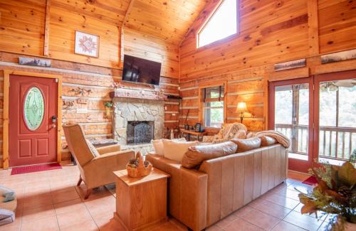 Grassy Creek House | Bear Haven- Fire Pit, Comm Pond Access, Pool Table, Dog Friendly
