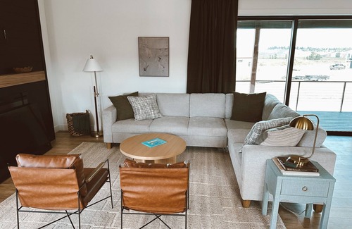 Sweetwater Cabin | Bear Lake Family Retreat with Game Room & Fire Pit, Ideal Beach Access w/Hot Tub