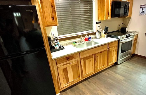 Grants Pass House | Bear Mountain -Suite 1