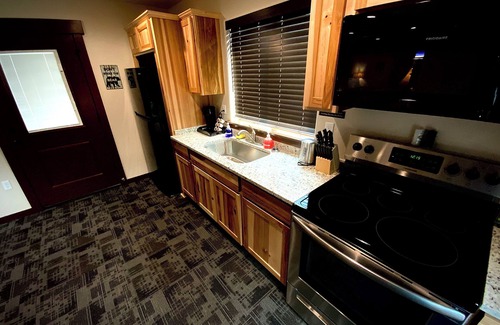 Grants Pass House | Bear Mountain -Suite 6