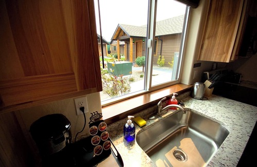 Grants Pass House | Bear Mountain -Suite 6