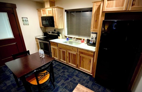 Grants Pass House | Bear Mountain -Suite 8