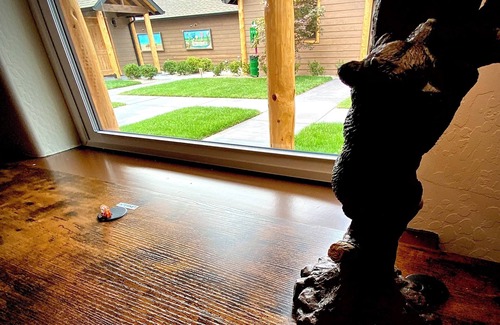 Grants Pass House | Bear Mountain -Suite 8