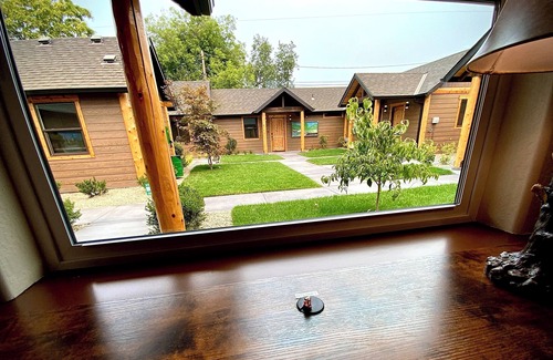 Grants Pass House | Bear Mountain-Suite10