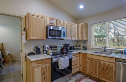 Mariposa House | Bear Paw Cabin new construction near Yosemite on a beautiful property