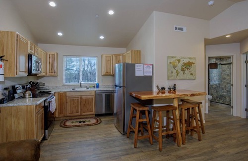 Mariposa House | Bear Paw Cabin new construction near Yosemite on a beautiful property