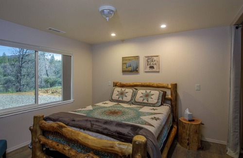 Mariposa House | Bear Paw Cabin new construction near Yosemite on a beautiful property