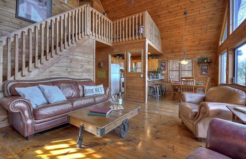 Walnut Mountain Cabin | Bear Point, pet friendly and set against a backdrop of breathtaking mountain views! Relax in the hot tub, play pool and enjoy the gas fire-table. WiFi