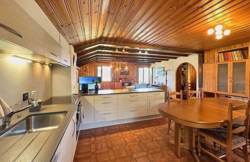 Les Mayens-de-Sion Apartment | Bear Ridge Retreat - 8mns to slopes - Swiss Alps