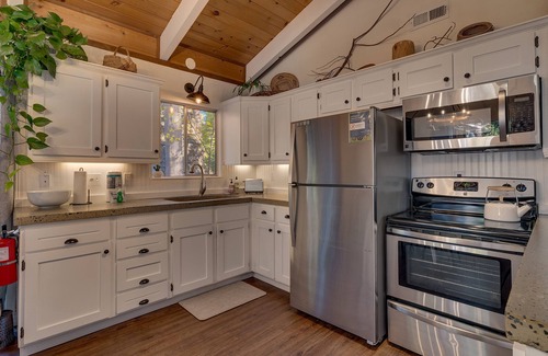 Tahoma Cabin | Bear's Den: 2 BR, 1 BA in Tahoma, Sleeps 4